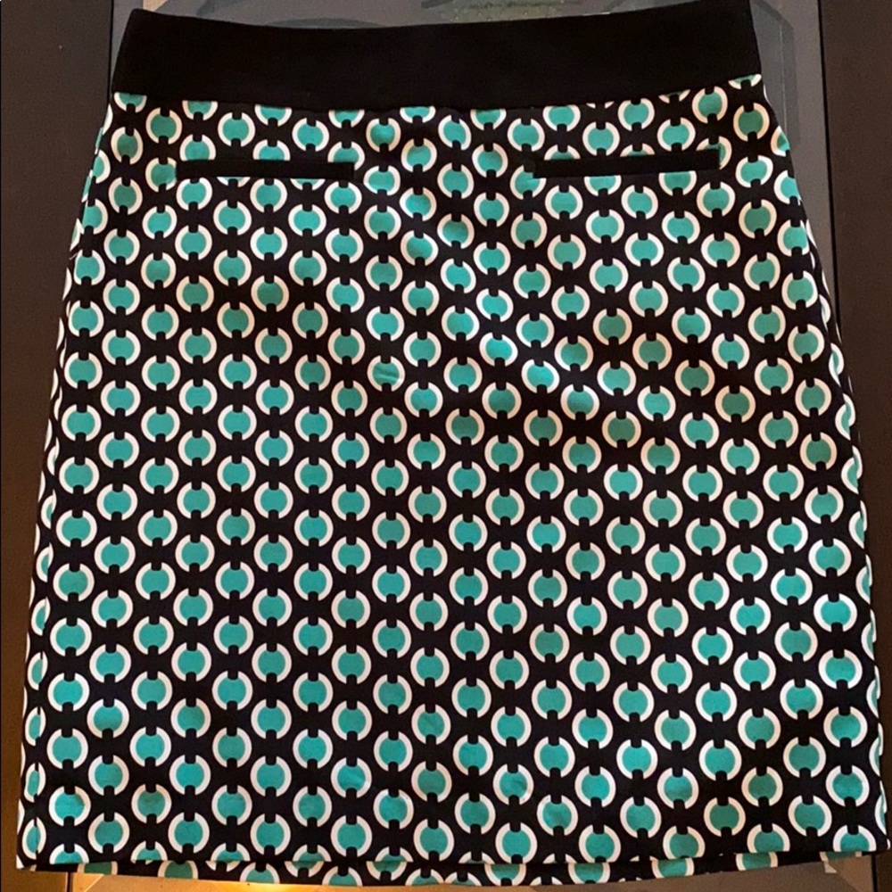 Like new geometric print skirt